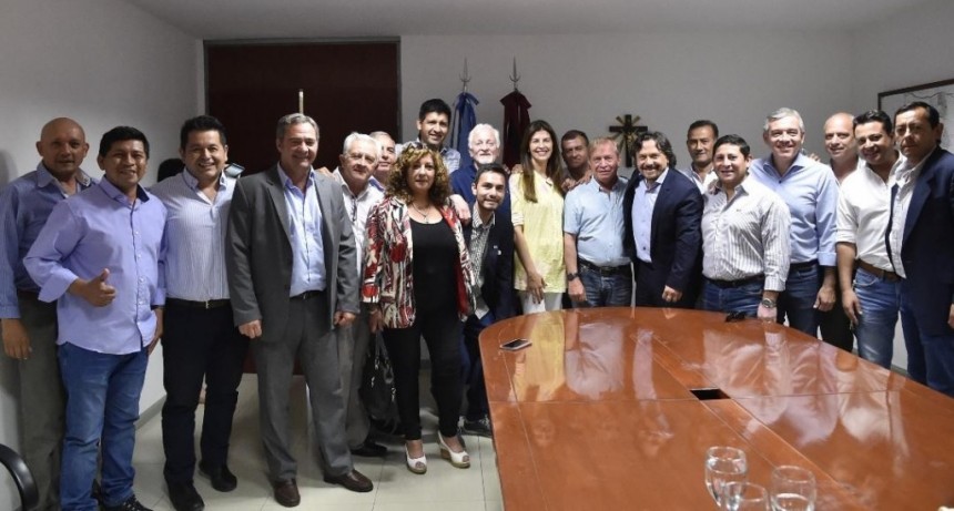 Sáenz se reunió con los intendentes electos