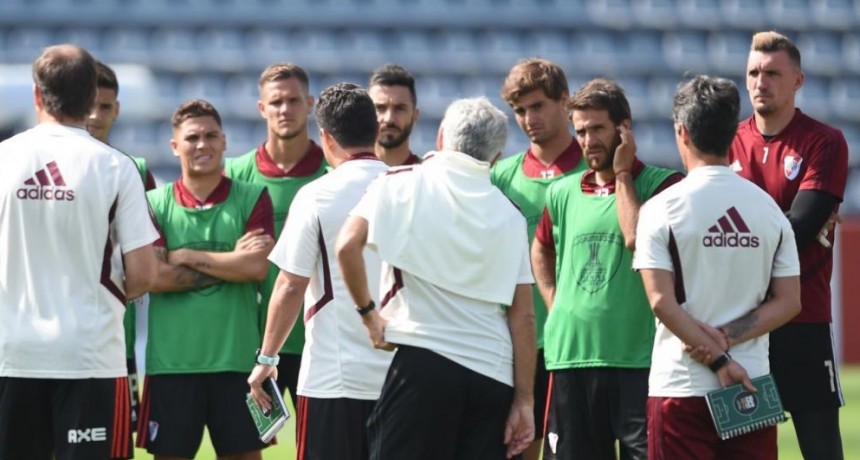Gallardo no dio a conocer la formación ante Flamengo de Brasil