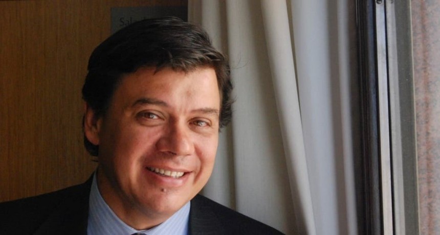 Fernández negociará con empresas suba general de salarios y planes