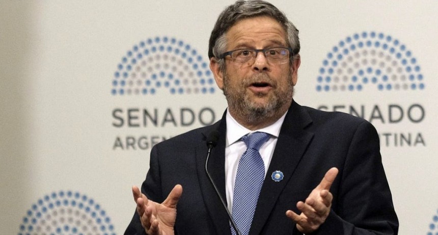 El Gobierno con un breve decreto oficializo renuncia del Dr.Rubinstein