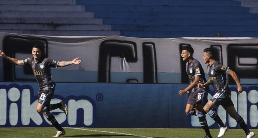 Atlético Tucumán goleó a Racing en Avellaneda