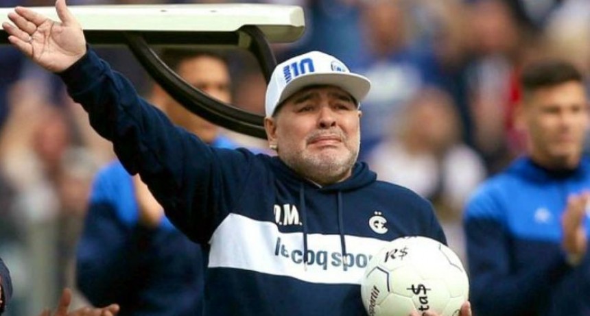 Maradona saliò de una intervención exitosa