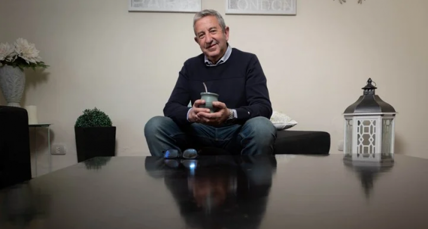 Julio Cobos será papá a los 65 años