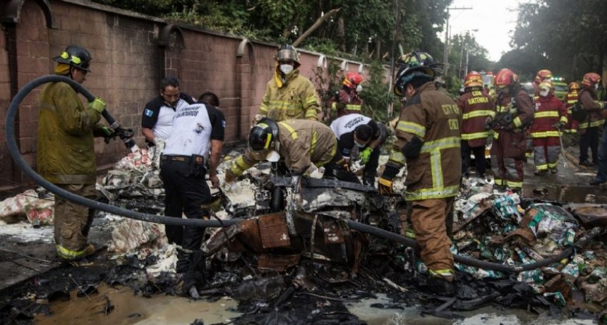 cayó una avioneta que llevaba ayuda humanitaria
