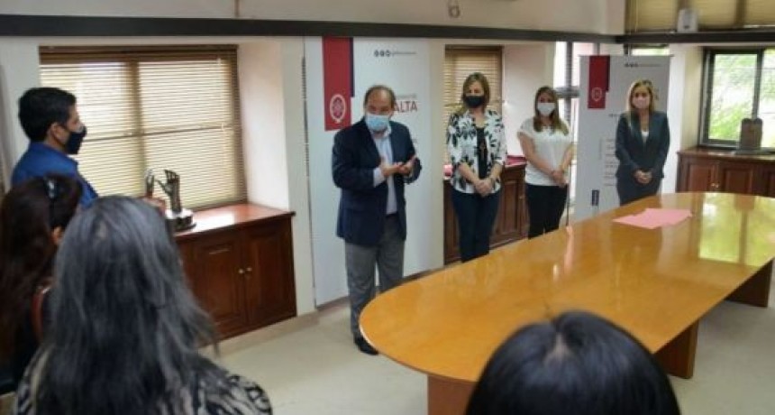 La Provincia entrego $560.000 a microemprendedores