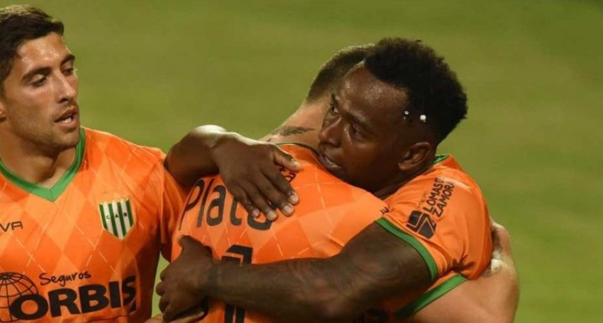 Banfield goleó a Rosario Central en Arroyito