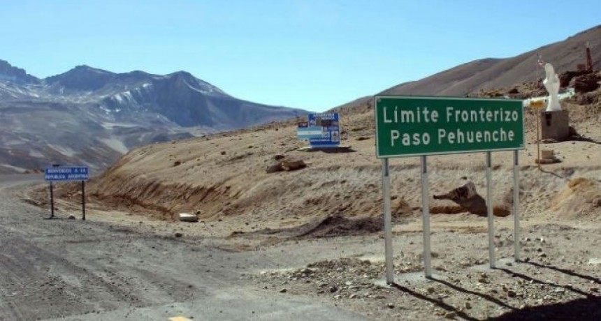 Argentina abrirá las fronteras aéreas y marítimas a países vecinos para el turismo