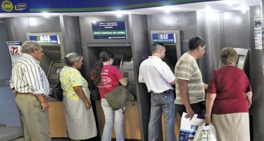 ¿quiénes cobran hoy? Jubilaciones, pensiones y asignaciones