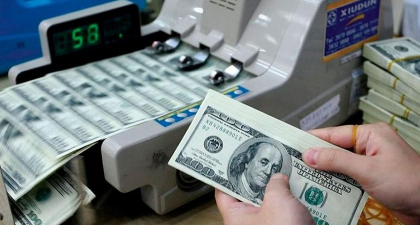 El dólar blue cerró a $158