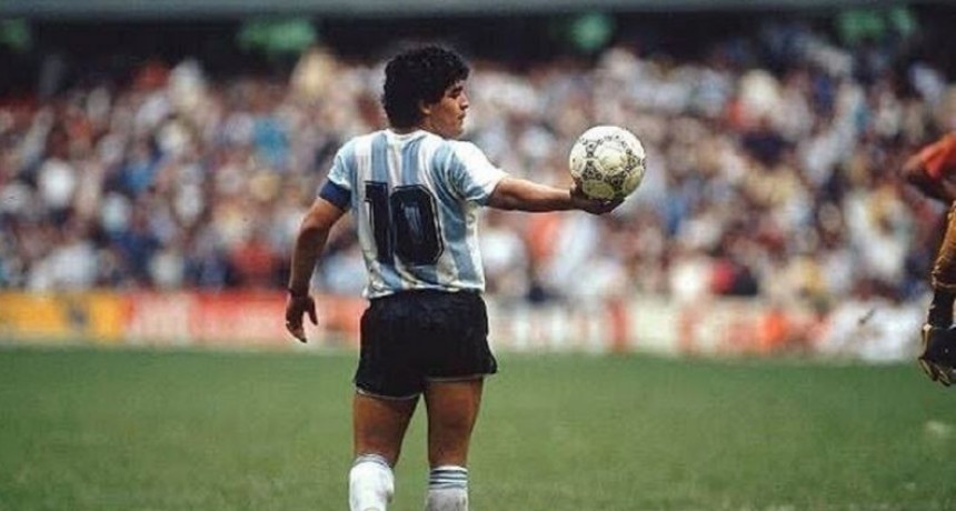 En homenaje a Maradona proponen el 'Día Nacional del Futbol Argentino'