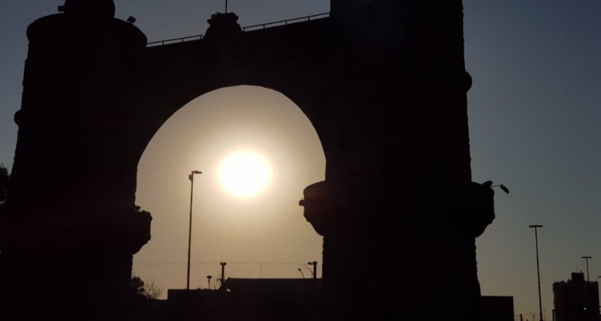 El último eclipse  del año 2020 en Géminis 