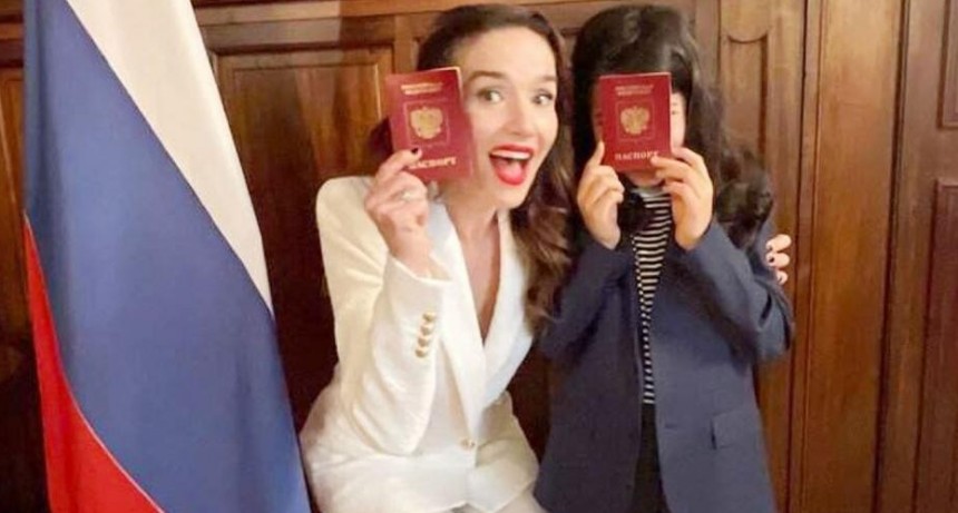 Natalia Oreiro y su hijo recibieron la ciudadanía rusa