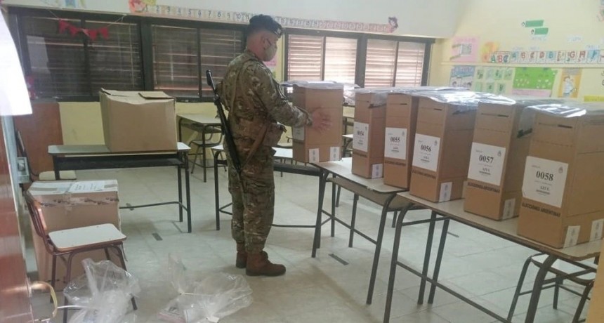 Comenzó en todo el país la distribución de urnas