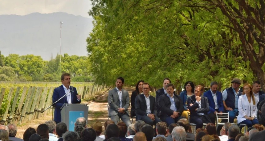 Massa anunció un dólar diferencial para las economías regionales