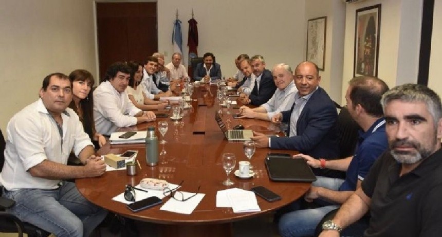 Gustavo Sáenz confirma su gabinete