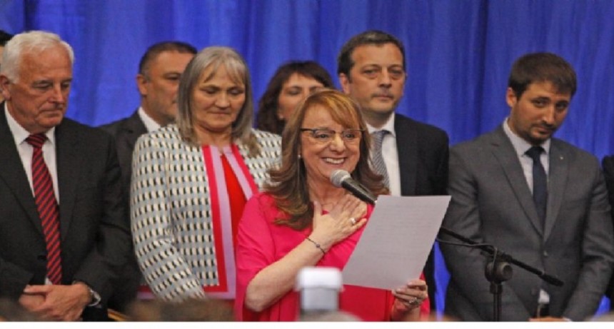 Alicia Kirchner juró como gobernadora de Santa Cruz