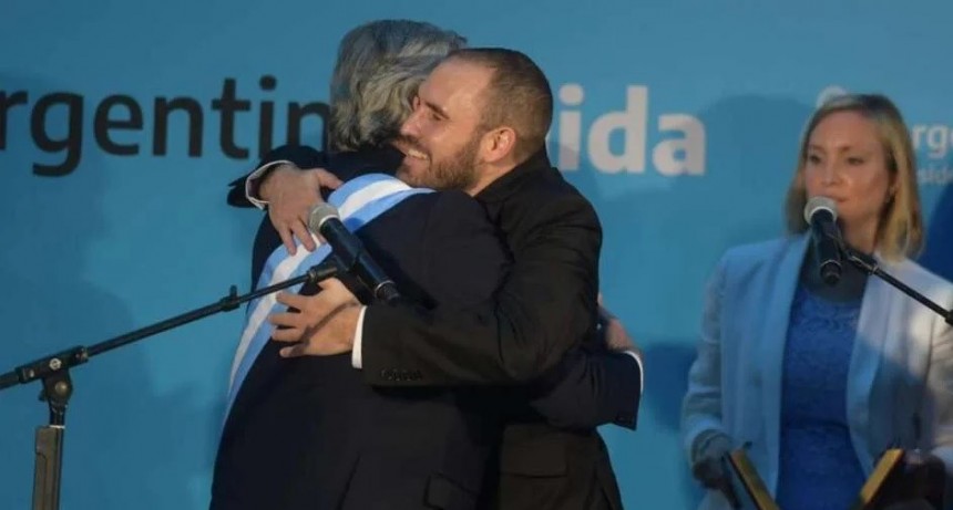 Fernández en sus anuncios anticipa fuerte aumento del gasto público