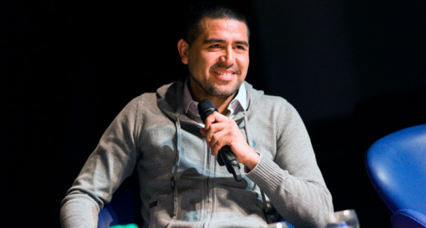  Riquelme debe solucionar el cupo de extranjeros en Boca