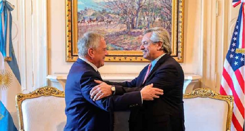 Fernández recibió a funcionarios de EE.UU.