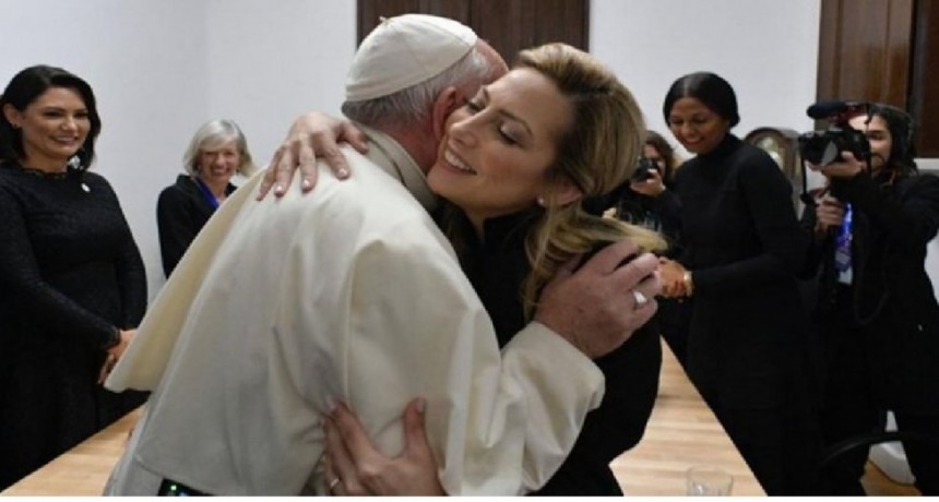 Fabiola Yañez visitó a Francisco