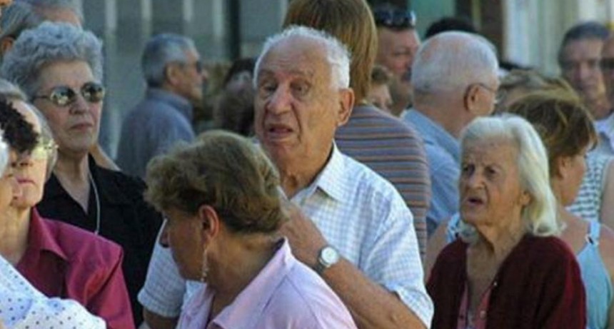 Los jubilados de más bajas categoría recibirán $5000 en diciembre y enero
