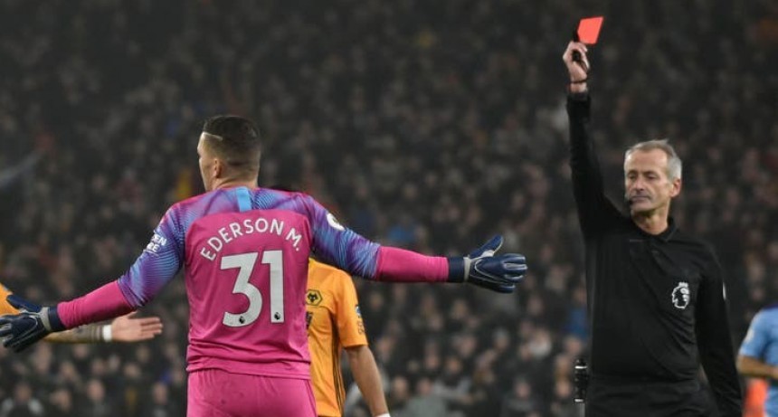 Ederson Moraes,solo duro 12 minutos en cancha
