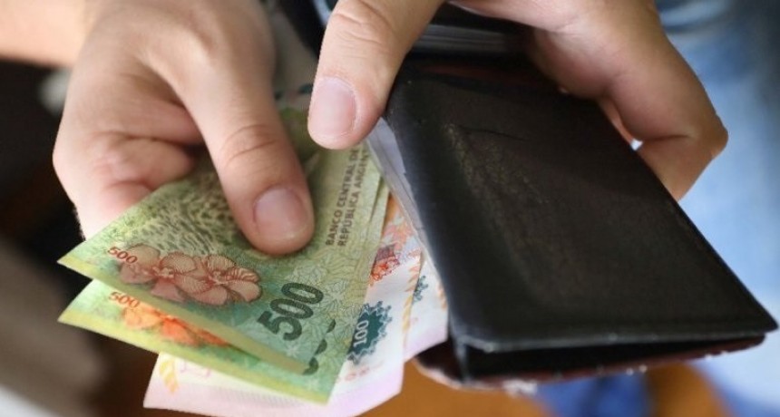 Economistas advierten que el salario seguirá por debajo de la inflación