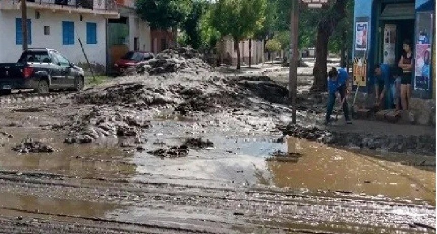 La Provincia asiste a evacuados por el desbordamiento del río Chuscha