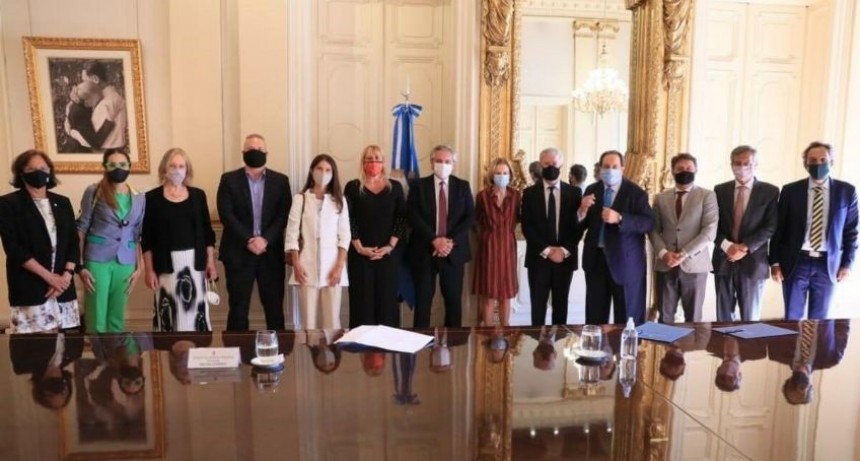 Alberto Fernandez recibió el informe final para modificar la Corte