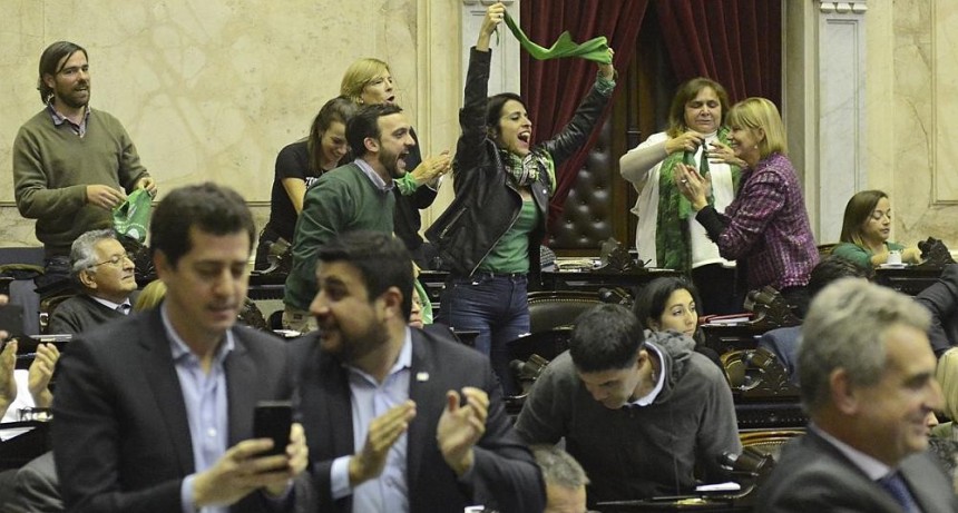 Diputados aprobó la legalización del aborto