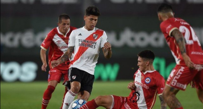 River y Argentinos igualaron en Avellaneda