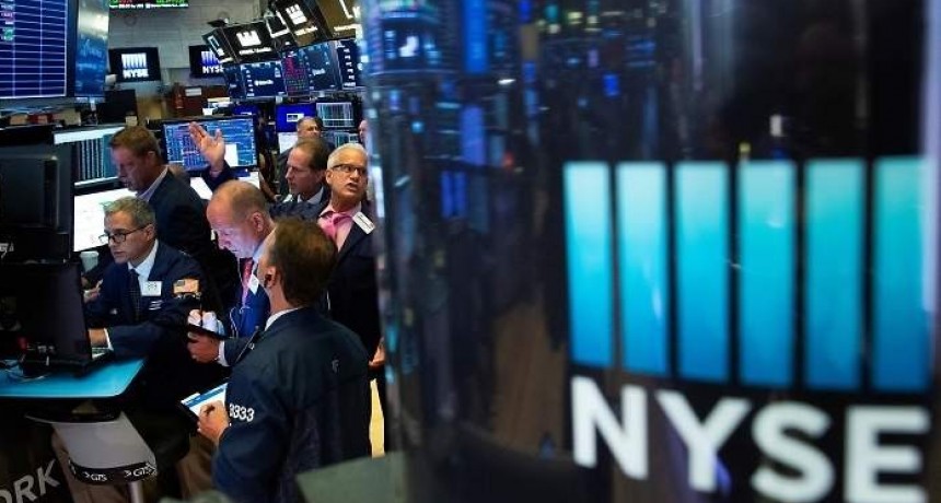  Wall Street cerro con sus principaales papeles en baja