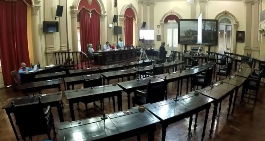 Legisladores dan media sanción el presupuesto para el 2021