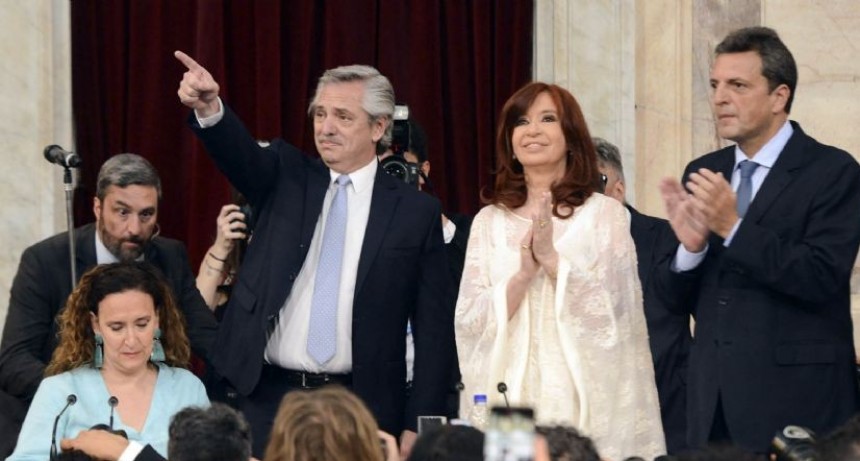 Alberto Fernandez ratifica su gabinete ante las críticas de Cristina