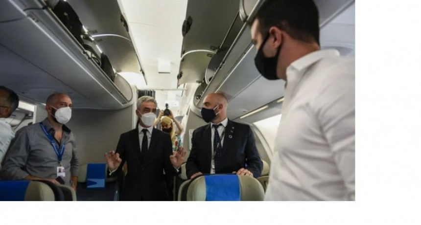 Llega a Moscú el avión que traerá las primeras dosis de vacunas a la Argentina