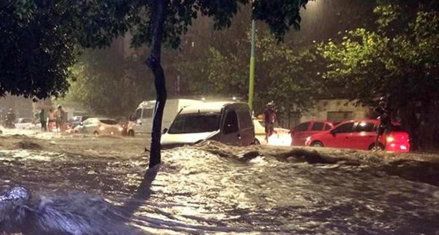 Murieron electrocutados dos personas por el temporal el Tucumàn