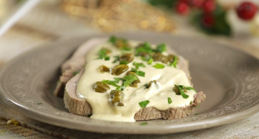 El vitel toné un plato icono de Navidad 