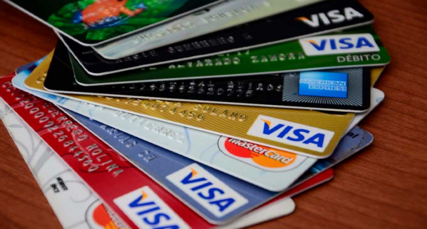 El dólar tarjeta para turistas  con un tipo de cambio inicialmente de $297