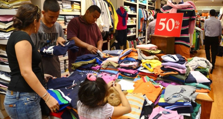 Las ventas minoristas siguen cayendo