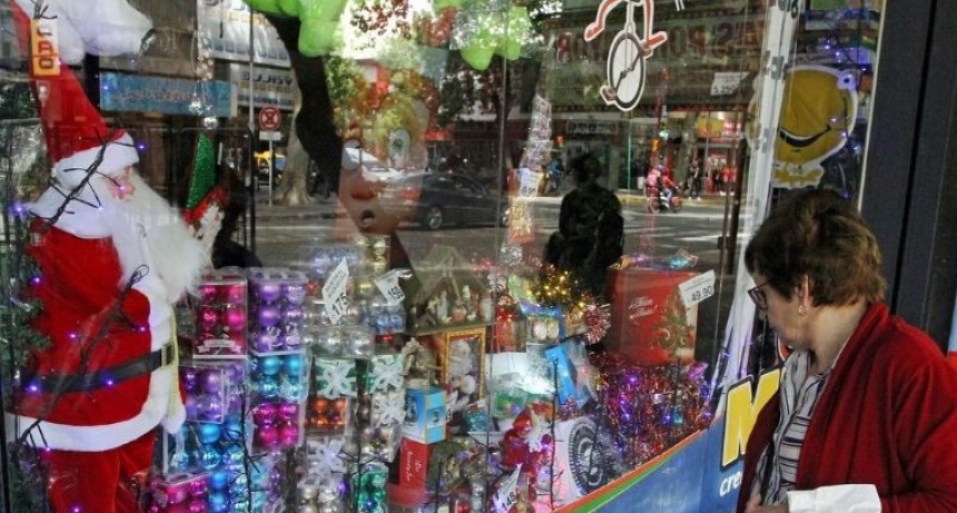El efecto del limitado poder de compra del salario no repuntó la venta de Navidad