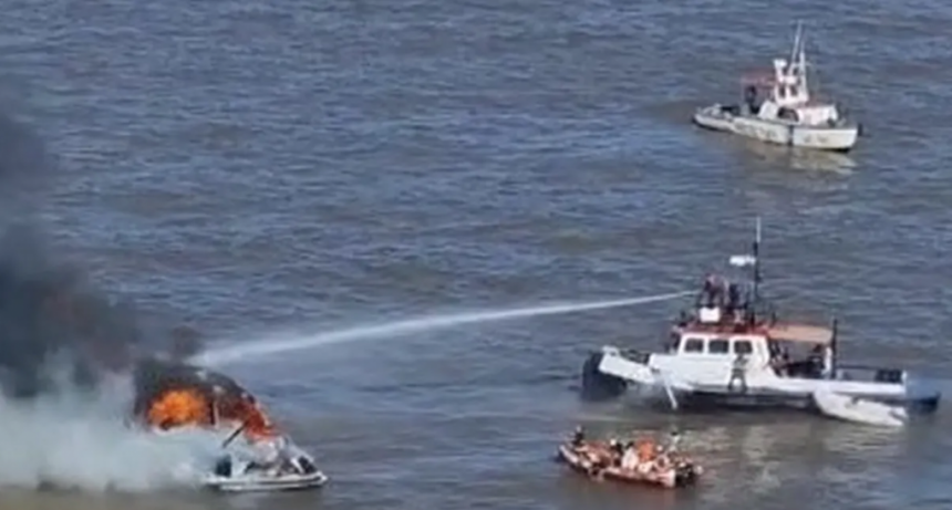 Se incendió la embarcación deportiva en la zona del Río de la Plata 