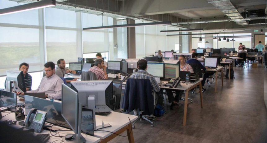 Por decreto se diò de baja a  siete mil empleados pùblicos ingresados en2023