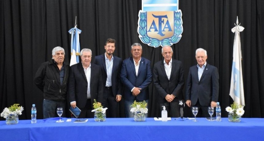 Tapia fue reelecto y nació la Liga Profesional Tapia fue reelecto y nació la Liga Profesional